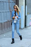 stella_maxwell_shopping_in_soho_in_new_york_city_8_30_2016_9.jpg