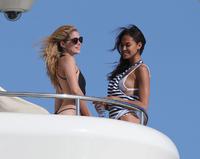 joan_smalls_doutzen_kroes_elsa_hosk_alessandra_ambrosio_on_a_yacht_in_saint_tropez_july_2016_1.jpg