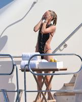 joan_smalls_doutzen_kroes_elsa_hosk_alessandra_ambrosio_on_a_yacht_in_saint_tropez_july_2016_16.jpg