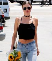 miranda_kerr_street_style_shopping_in_brentwood_8_26_2016_12.jpg