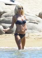 victoria_silvstedt_bikini_candids_beach_in_sardinia_8_8_2016_1.jpg
