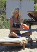 victoria_silvstedt_bikini_candids_beach_in_sardinia_8_8_2016_8.jpg