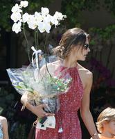 alessandra_ambrosio_at_whole_foods_market_in_brentwood_ca_8_30_2016_13.jpg
