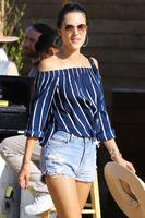 alessandra_ambrosio_leaving_soho_house_in_malibu_8_28_2016_2.jpg