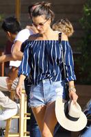 alessandra_ambrosio_leaving_soho_house_in_malibu_8_28_2016_5.jpg
