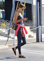 alessandra_ambrosio_at_brentwood_country_mart_8_23_2016_4.jpg