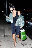 kim_kardashian_at_her_hotel_in_nyc_9_1_2016_7.jpg