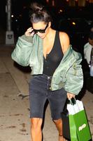 kim_kardashian_at_her_hotel_in_nyc_9_1_2016_10.jpg
