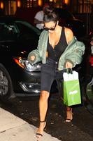 kim_kardashian_at_her_hotel_in_nyc_9_1_2016_13.jpg