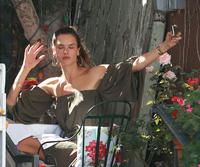 alessandra_ambrosio_lunches_in_west_hollywood_9_1_2016_2.jpg