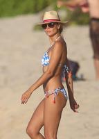 heidi_klum_in_bikini_beach_in_the_caribbean_8_7_2016_13.jpg