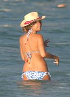 heidi_klum_in_bikini_beach_in_the_caribbean_8_7_2016_16.jpg
