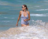 heidi_klum_in_swimsuit_beach_in_the_caribbean_8_9_2016_4.jpg