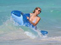 heidi_klum_in_swimsuit_beach_in_the_caribbean_8_9_2016_8.jpg