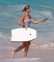 heidi_klum_in_swimsuit_beach_in_the_caribbean_8_9_2016_13.jpg