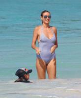 heidi_klum_in_swimsuit_beach_in_the_caribbean_8_9_2016_16.jpg