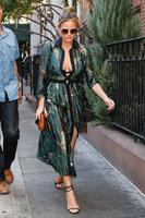 chrissy_teigen_is_looking_all_stylish_nyc_8_29_2016_8.jpg