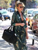 chrissy_teigen_is_looking_all_stylish_nyc_8_29_2016_9__1_.jpg