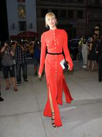 karlie_kloss_the_daily_front_row_s_fashion_media_awards_2016_in_nyc_5.jpg