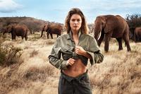 00_holding_doutzen_charity.jpg