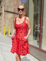 nicky_hilton_paris_hilton_carolina_herrera_ss17_nyfw_in_new_york_city_9_11_16_23.jpg