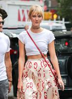 Karlie_Kloss_out_and_about_in_Soho__08.jpg