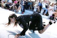 1473882100_syn_hbz_1473875560_bellahadid.jpg