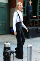 Karolina_Kurkova_out_on_the_streets_of_New_York_City__06.jpg
