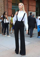 Karolina_Kurkova_out_on_the_streets_of_New_York_City__09.jpg