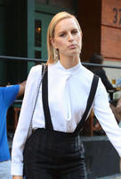 Karolina_Kurkova_out_on_the_streets_of_New_York_City__10.jpg