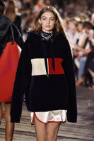 Rex_TommyHilfiger_5894788N.jpg