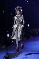 Kendall_Jenner__Marc_Jacobs_Runway_Spring_2017_NYFW_Show__08.jpg