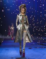 Kendall_Jenner__Marc_Jacobs_Runway_Spring_2017_NYFW_Show__09.jpg