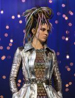 Kendall_Jenner__Marc_Jacobs_Runway_Spring_2017_NYFW_Show__11.jpg