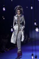 Kendall_Jenner__Marc_Jacobs_Runway_Spring_2017_NYFW_Show__12.jpg