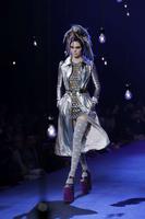 Kendall_Jenner__Marc_Jacobs_Runway_Spring_2017_NYFW_Show__13.jpg