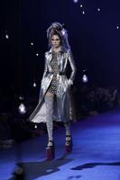 Kendall_Jenner__Marc_Jacobs_Runway_Spring_2017_NYFW_Show__14.jpg