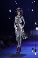 Kendall_Jenner__Marc_Jacobs_Runway_Spring_2017_NYFW_Show__15.jpg