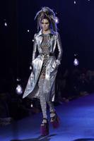 Kendall_Jenner__Marc_Jacobs_Runway_Spring_2017_NYFW_Show__16.jpg