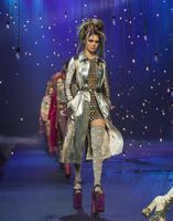 Kendall_Jenner__Marc_Jacobs_Runway_Spring_2017_NYFW_Show__19.jpg