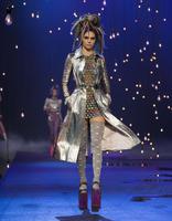 Kendall_Jenner__Marc_Jacobs_Runway_Spring_2017_NYFW_Show__21.jpg