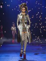 Kendall_Jenner__Marc_Jacobs_Runway_Spring_2017_NYFW_Show__23.jpg