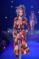 Gigi_Hadid__Marc_Jacobs_Runway_Spring_2017_NYFW_Show__02.jpg