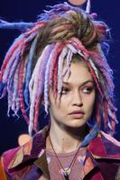Gigi_Hadid__Marc_Jacobs_Runway_Spring_2017_NYFW_Show__04.jpg