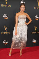 hbz_emmys_2016_olivia_culpo.jpg