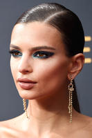 hbz_beauty_emmys_2016_emrata.jpg