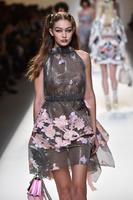 gigihadid220916BZNimage8.jpg