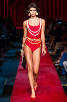 moschino10.078f5d887f7cc72305549c4dcc522521.jpg