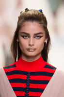 fendi_clpa_rs17_8867.75e0fdd9cb7a1c786693c3d63d535499.jpg