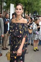 izabel_goulart_fendi_fashion_show_arrivals_in_milan_9_21_2016_1.jpg